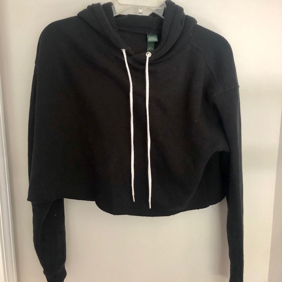 Black Cropped Sweatshirt - Picture 1 of 1